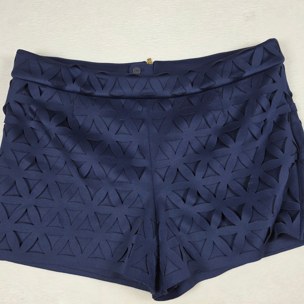 Lilly Pulitzer Navy Blue Laser Cut Geometric Floral Shorts Gold‎ Back Zip Size 8